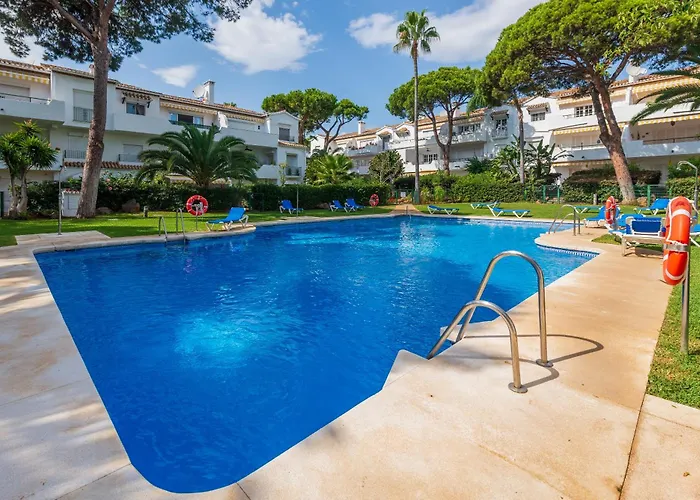 Penthouse Jacaranda Apartment Estepona